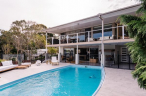 Lake View 5 Bedroom House with Private Pool.